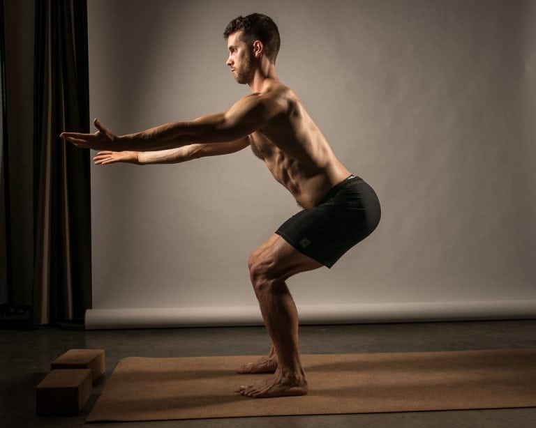 The 18Minute Yoga Core Workout Man Flow Yoga