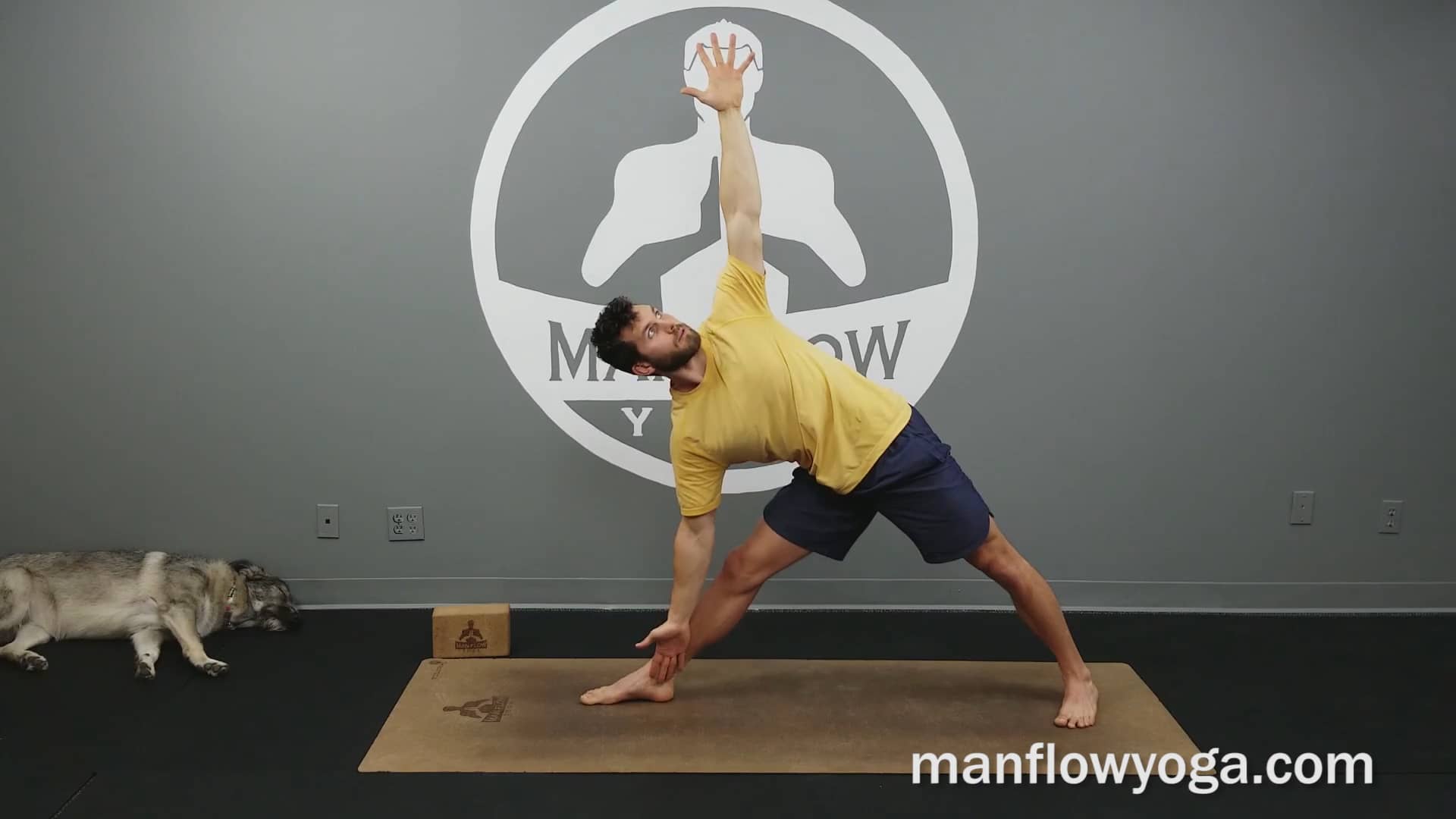 man flow yoga - 32-Minute Slow Flow for Hips, Core, & Back