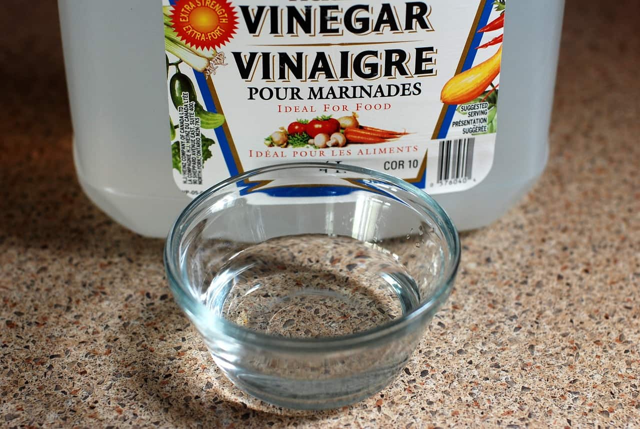 Vinegar solution for cleaning your yoga mat