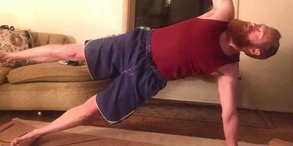 yoga-for-men-side-plank-with-leg-raised.jpg