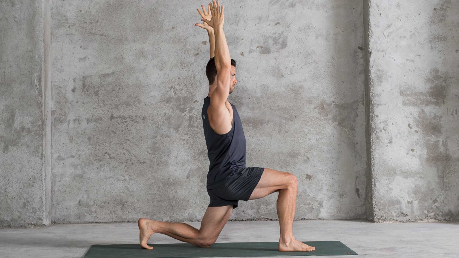 High Lunge for Beginners and Men | A Step-by-Step Tutorial - Man Flow Yoga