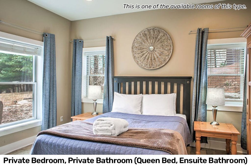 2x Private Bedroom & Bathroom (Queen Bed, En Suite Bathroom):
