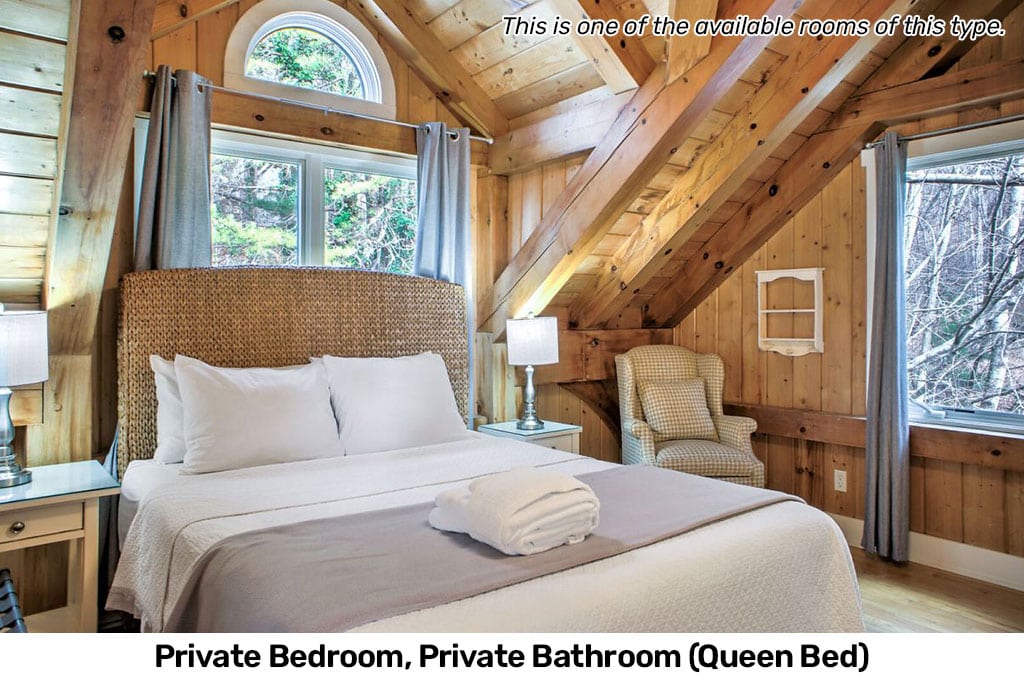 2x Private Bedroom & Bathroom (Queen Bed, Pvt Hallway Bathroom)